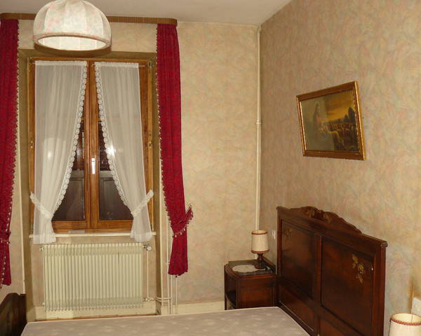 Maison 5 pièces de 109 m² comprenant 38 ares de terrain à Niederbronn - 51429-l