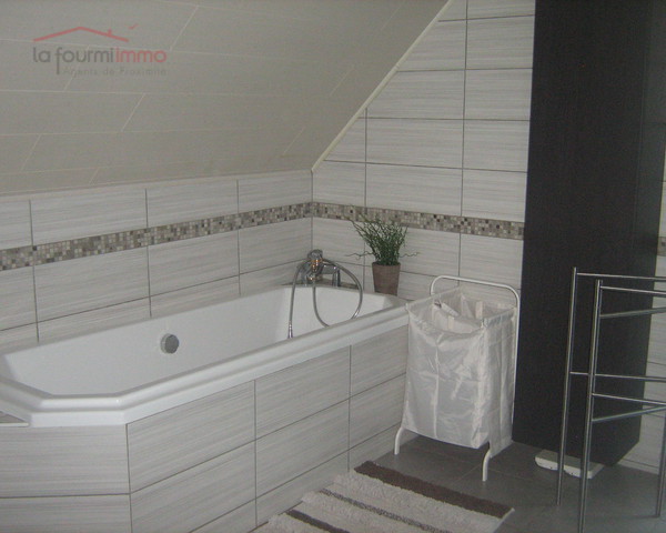 Jolie maison de 110 m2 sur un terrain de 6.66 ares. - Img 2216