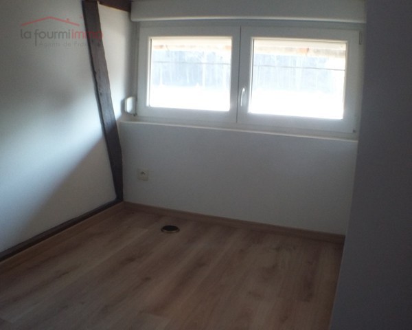 Maison de 3 pièces sur un terrain de 5.65 ares. - 102