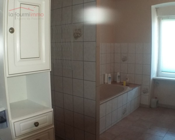 Maison d'environ 200 m2 à Volmunster. - 045