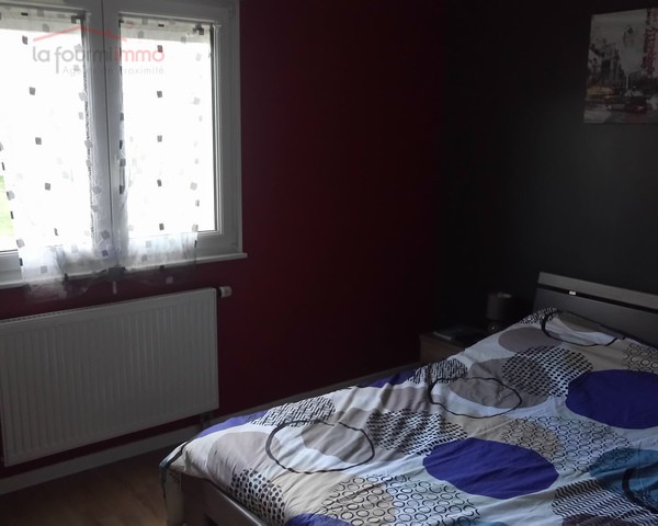 Maison individuelle dans un secteur calme. - Klein chambre rouge