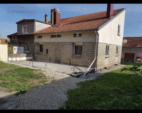 Maison + grange sur Virming. - Bourrion