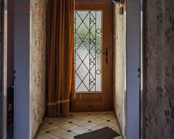 Maison semi-mitoyenne, rue de la chapelle à Seingbouse. - Sch entr e