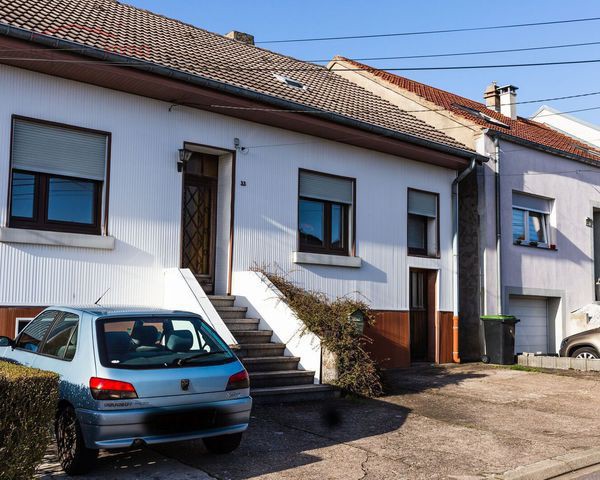 Maison semi-mitoyenne, rue de la chapelle à Seingbouse. - Sch devanture