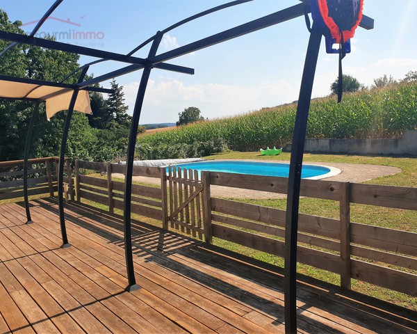 Spacieuse et belle villa 9 pièces avec piscine - 01