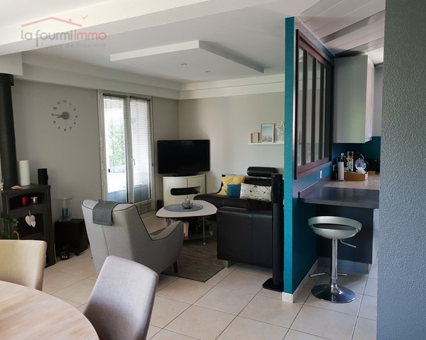 Vue imprenable avec belle maison contemporaine sur 9 ares - 07