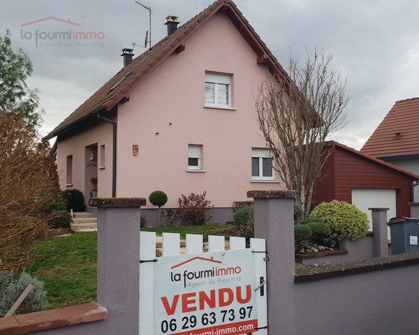 Vue imprenable avec belle maison contemporaine sur 9 ares - 000