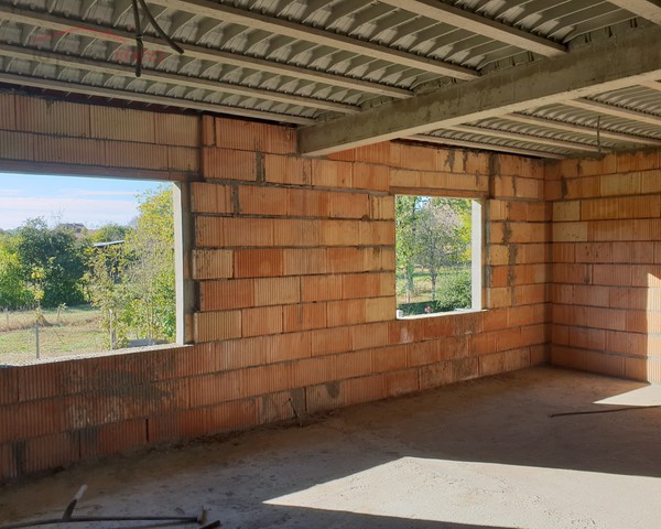 Ensemble immobilier sur un terrain de 15 ares - 04
