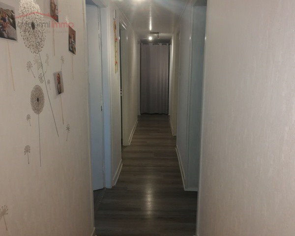 Immeuble comprenant deux appartements.  - 1306