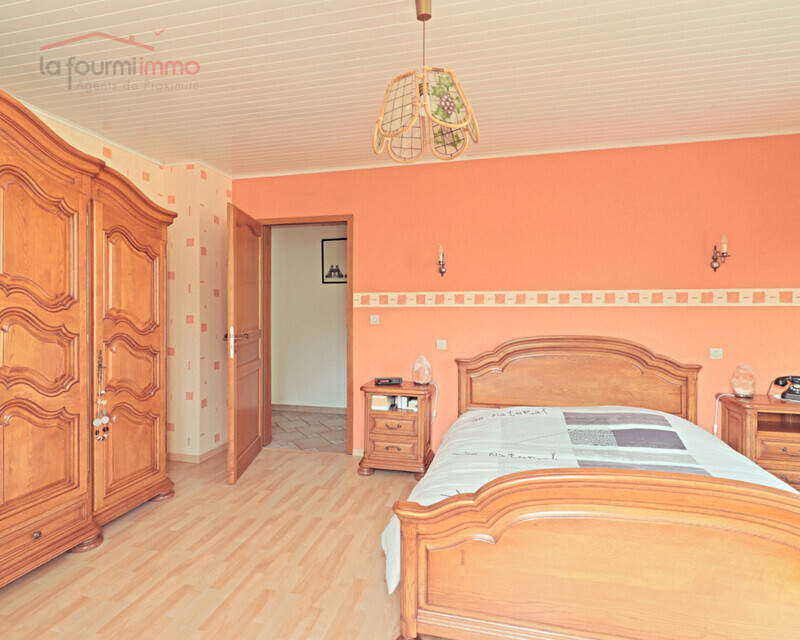 Vente maison 8 pièces 240 m² à Burnhaupt Le Bas 68520 - 03 vente maison burnhaupt le bas - chambre 02