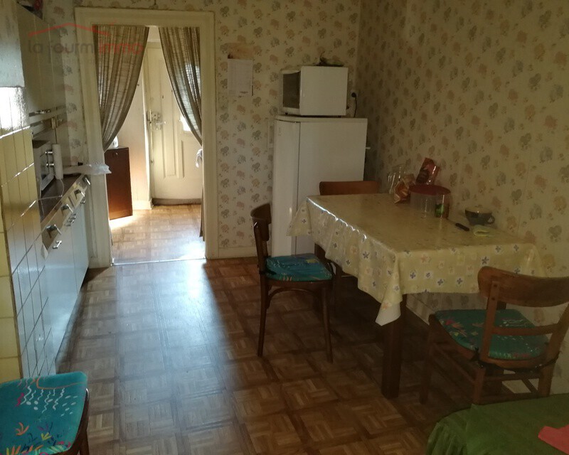 Maison avec dépendance à  Eguelshardt. - 174