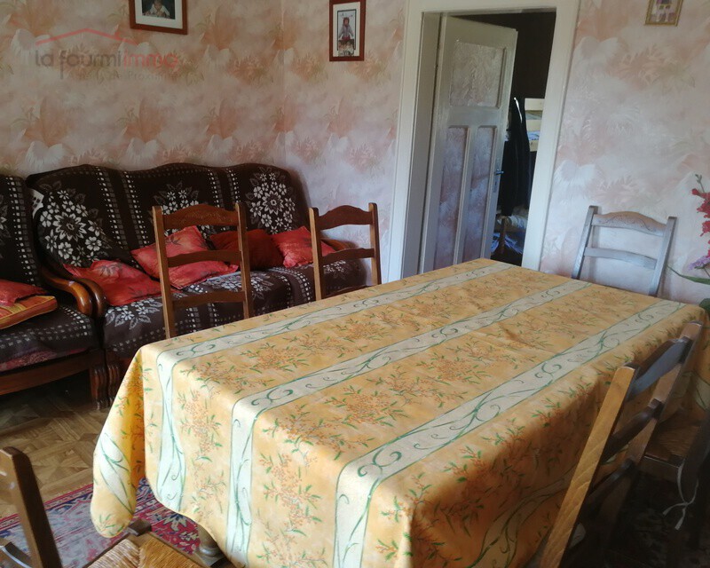 Maison avec dépendance à  Eguelshardt. - 104
