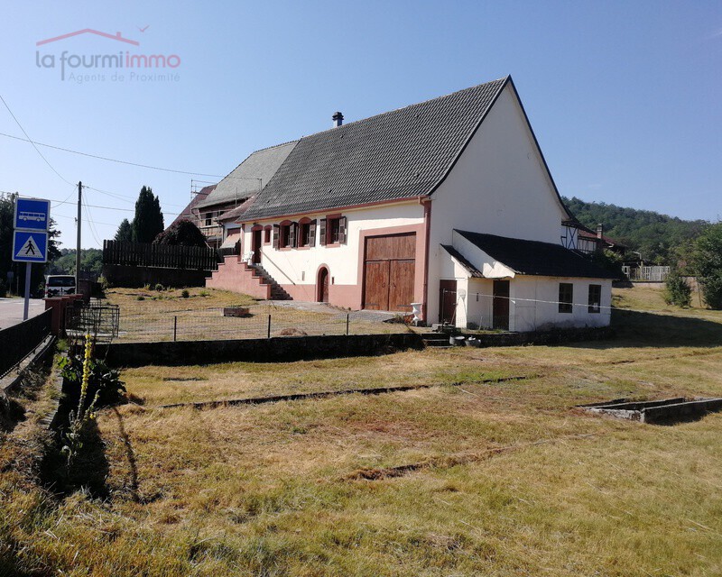 Maison avec dépendance à  Eguelshardt. - 156