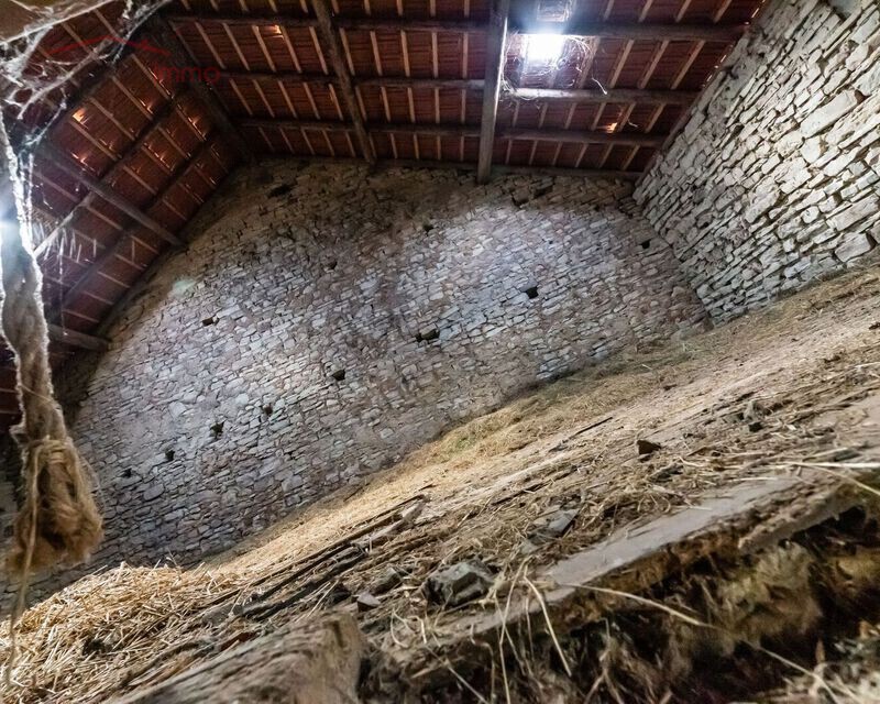 Maison avec garages, dépendances, dans un cadre champêtre. - Risse combles