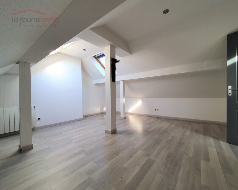Beau duplex atypique avec jardin - 00