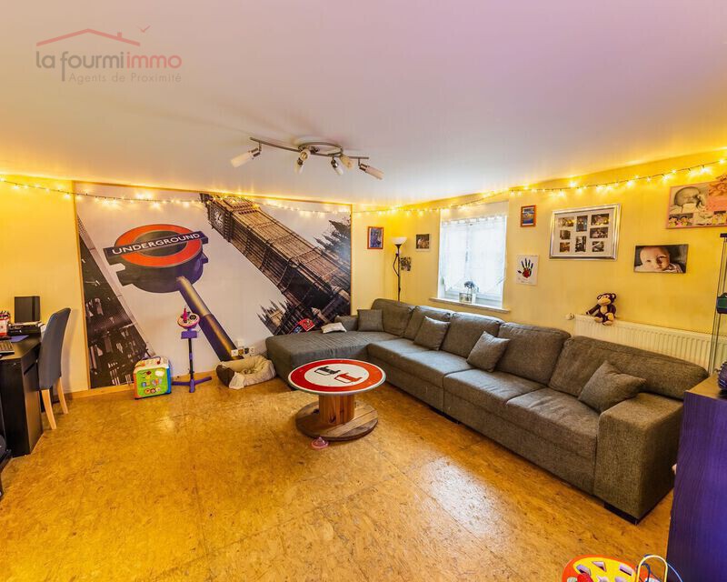Maison individuelle, de type F6 avec dépendances et grand terrain. - Gon salon