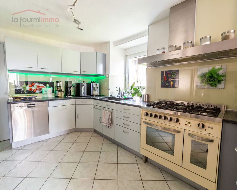 Maison semi-mitoyenne, 4 chambres, proche Morhange. - Cabo cuisine