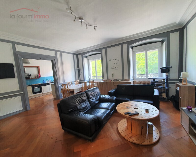 Bel appartement dans maison de maître - 0000