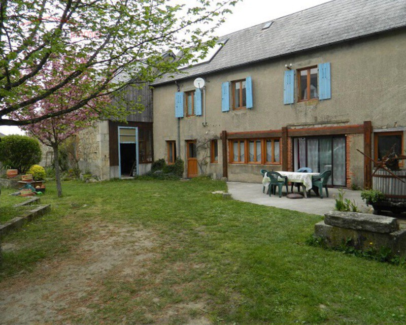 Bel ensemble immobilier - La façade de la maison en hiver