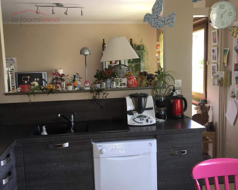 Maison d'environ 100 m2 sous offre.  - Received 311976223098657