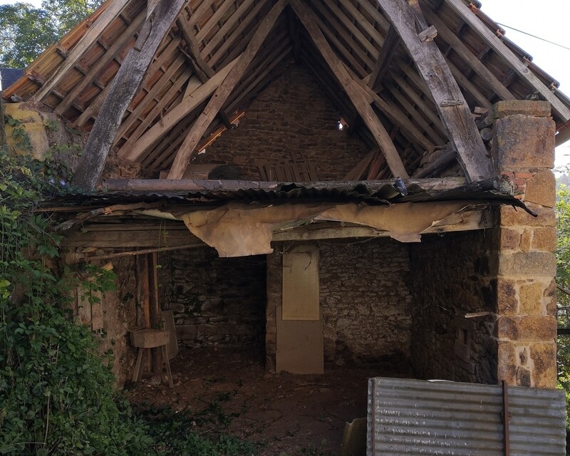 Jolie fermette ancienne à fort potentiel - Gîte, garage, cuisine d'été, atelier ???