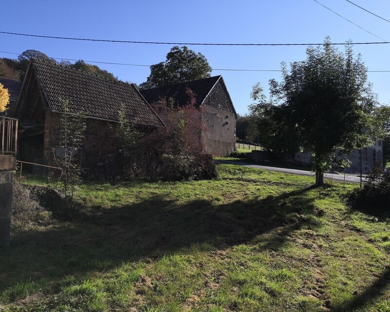 Jolie fermette ancienne à fort potentiel - L'entrée du jardin et des voisins sympas, Français, Belge, Anglais, Néerlandais