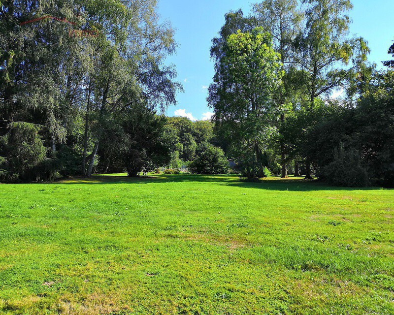 Terrain à bâtir 1 200 m2 - Vue du bas de la parcelle expo SUD