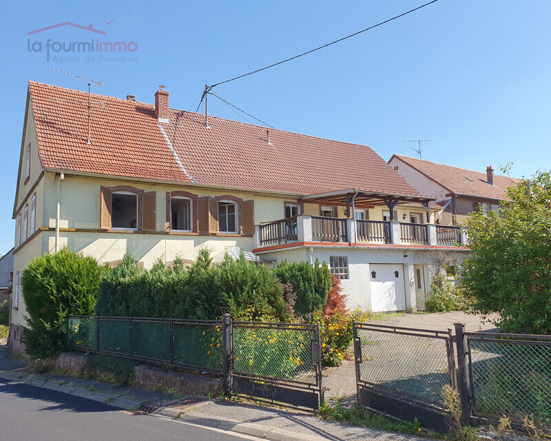 Ensemble immobilier d'environ 296 m2 à Puberg sous compromis.   - 053
