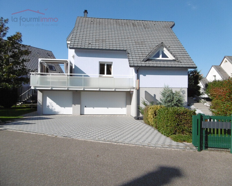 Maison de134 m2 au sol, 5/6 pièces sur un terrain de 553 m2 - P1000899