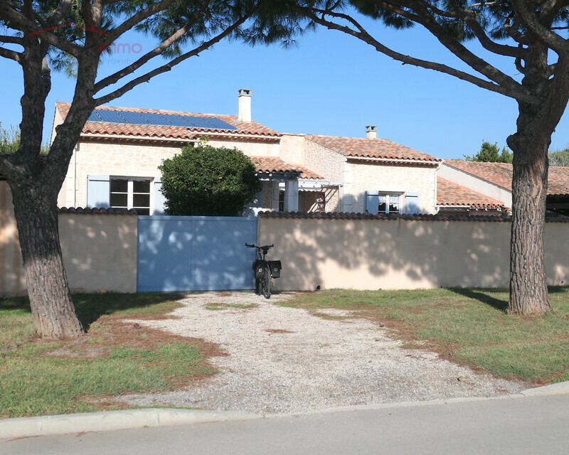 Villa de plain-pied à Port Saint Louis du Rhône.  - Façade sud