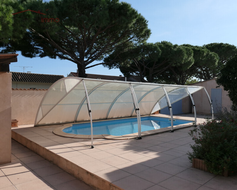 Villa de plain-pied à Port Saint Louis du Rhône.  - Piscine