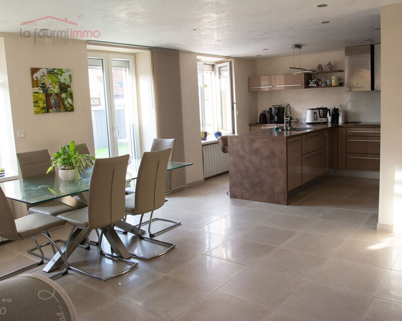 Appartement rez-de-jardin 3 pièces 80 m² à Cernay - Séjour