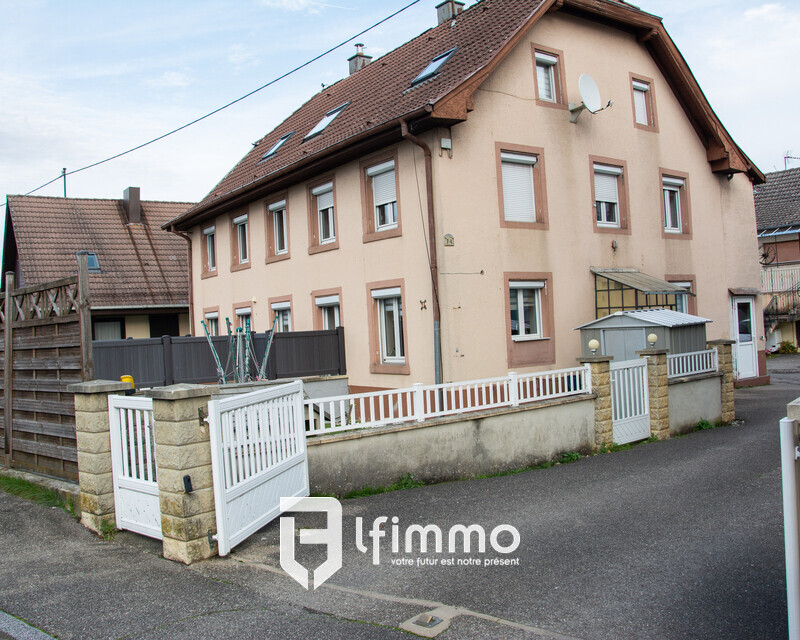 Appartement rez-de-jardin 3 pièces 80 m² à Cernay - Immeuble