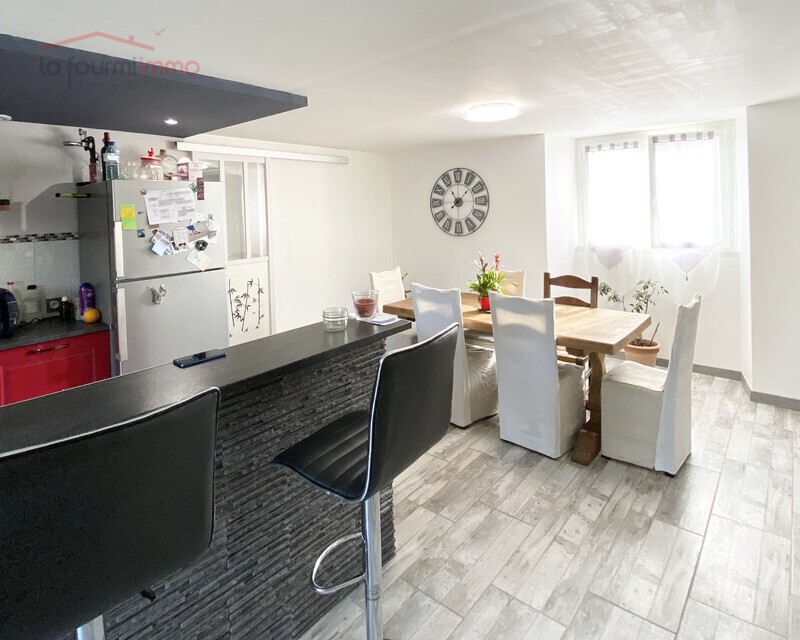 Maison en pierres entièrement de plain pied - Cuisine