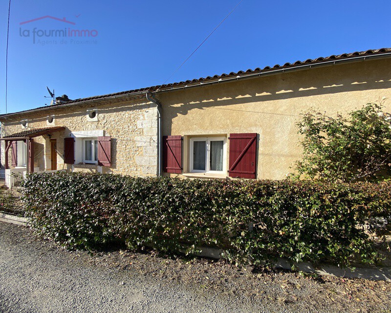 Maison en pierres entièrement de plain pied - façade