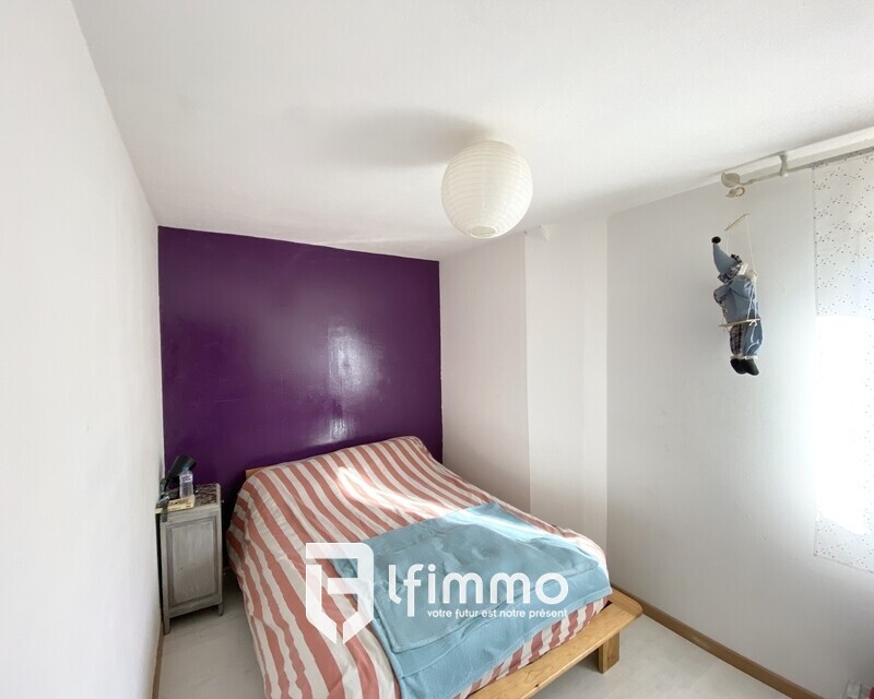 Maison en pierres entièrement de plain pied - chambre