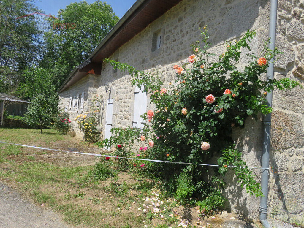 Ancienne ferme Creusoise entièrement restaurée - L'entrée de la maison