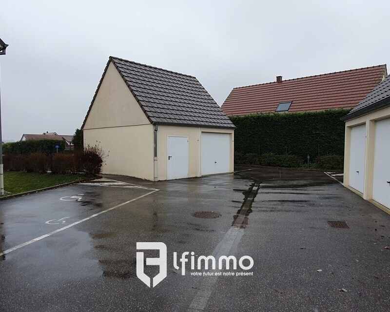 Appartement sous compromis.  - 090