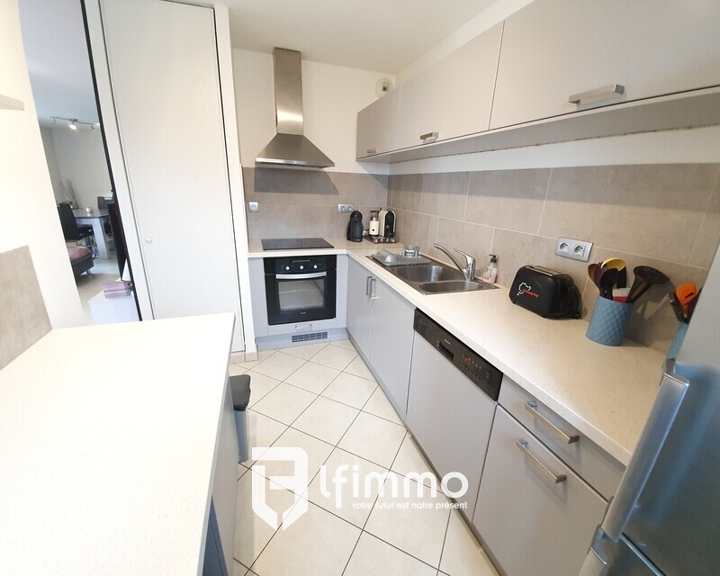 Appartement sous compromis.  - 026