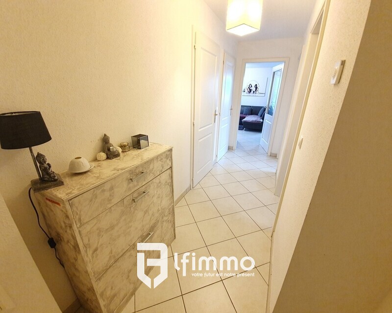Appartement sous compromis.  - 050