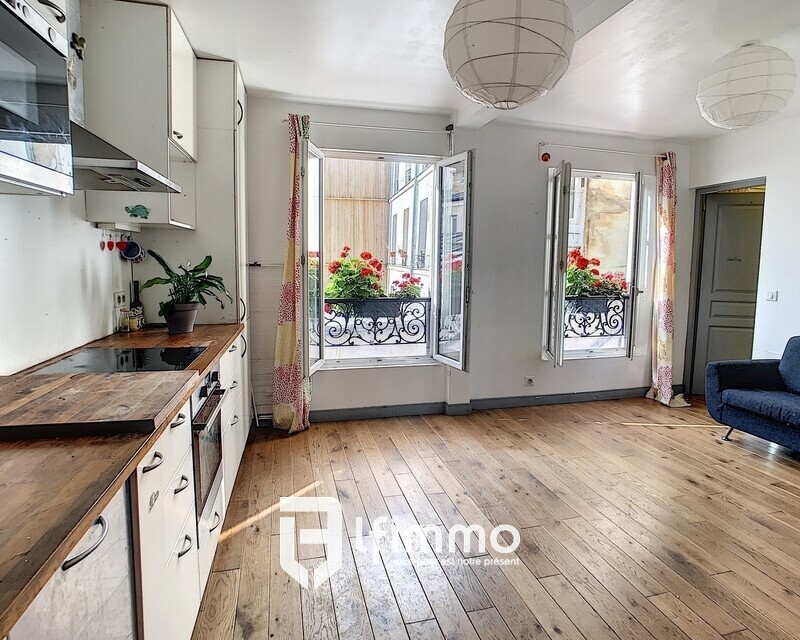 Paris 20eme, secteur Père Lachaise, 4 pièces de 54 m2 au 2eme étage - Salon vers fenetres eteint