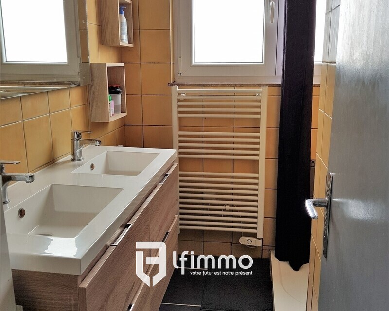 Bel appartement F3/F4 avec jardin et garage - 3 salle d eau