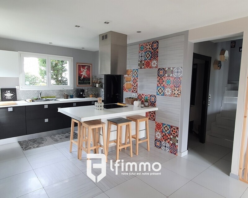 Coup de cœur assuré pour cette jolie maison  jumelée  - 03