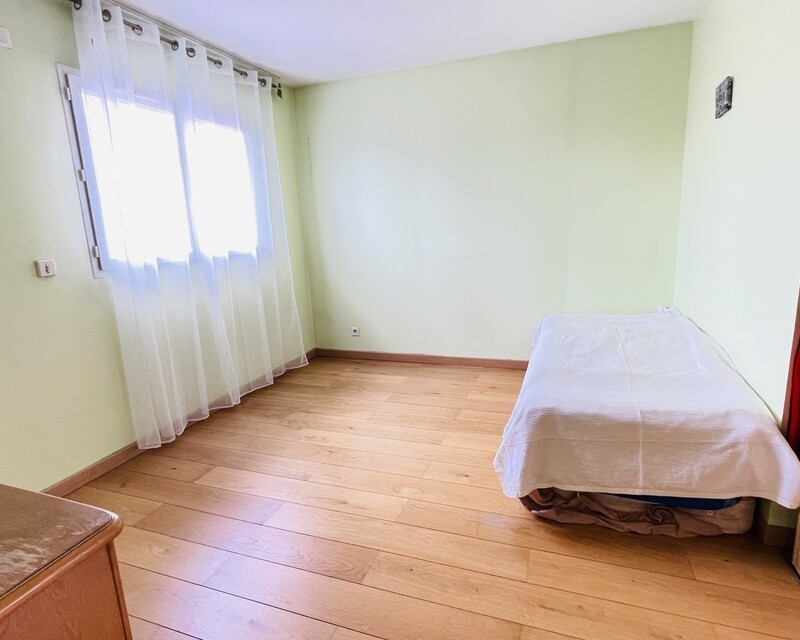 Villa récente  164 m², 4 ch, garage cuisine d'été, jardin, vue  - chambre  m² et placard