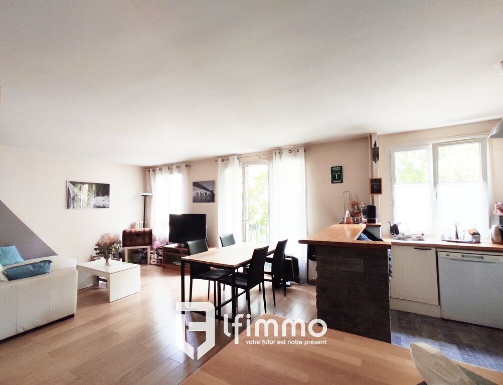 Appartement 3 pièces de 64 m² avec balcon et cave - Rueil-Malmaison. - Double séjour