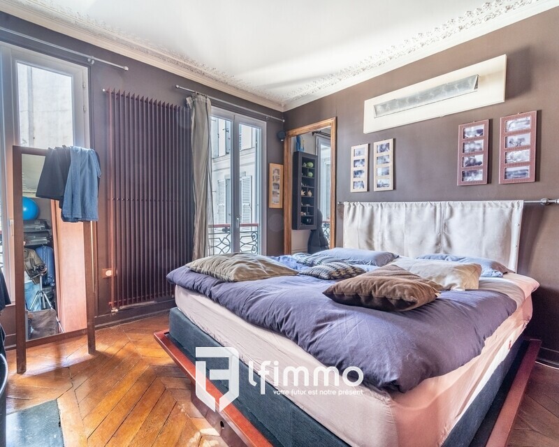 A Paris 75010, grand 6 pièces ou deux 3 pièces - Media-97563652-012
