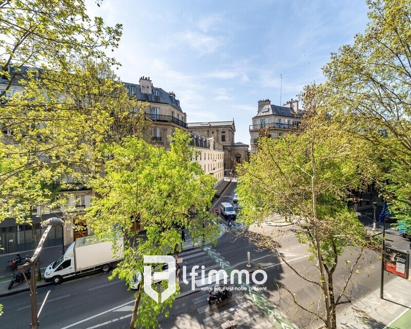 A Paris 75010, grand 6 pièces ou deux 3 pièces - Media-97563652-010