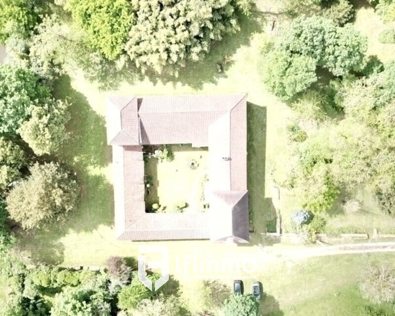 Propriété sur 9 hectares - vue du ciel