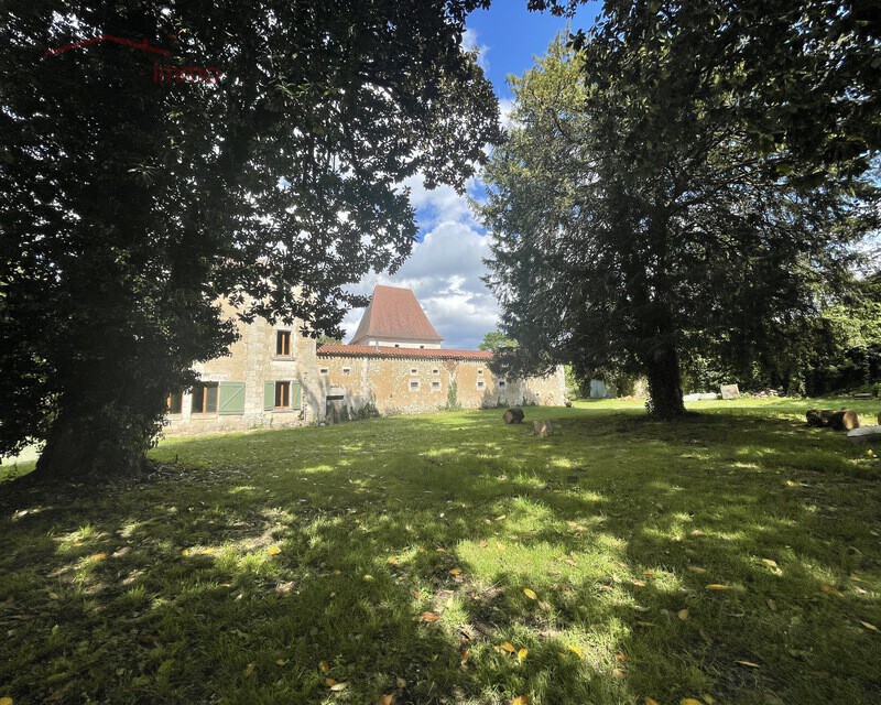 Propriété sur 9 hectares - ext