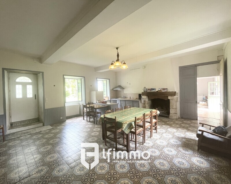 Propriété sur 9 hectares - cuisine